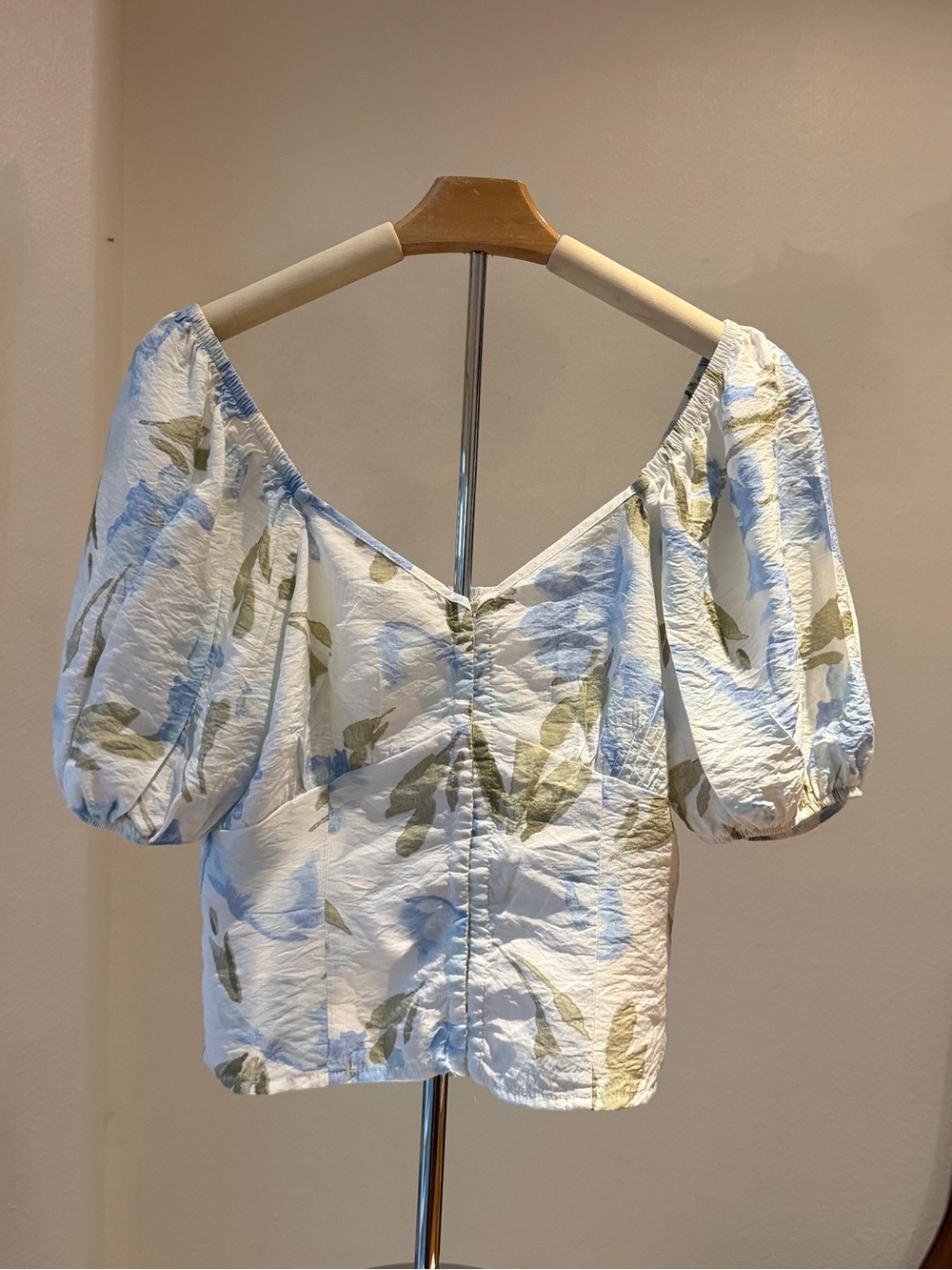 Sienna Sky White Puff-Sleeve V-Neck Blouse with Olive Print